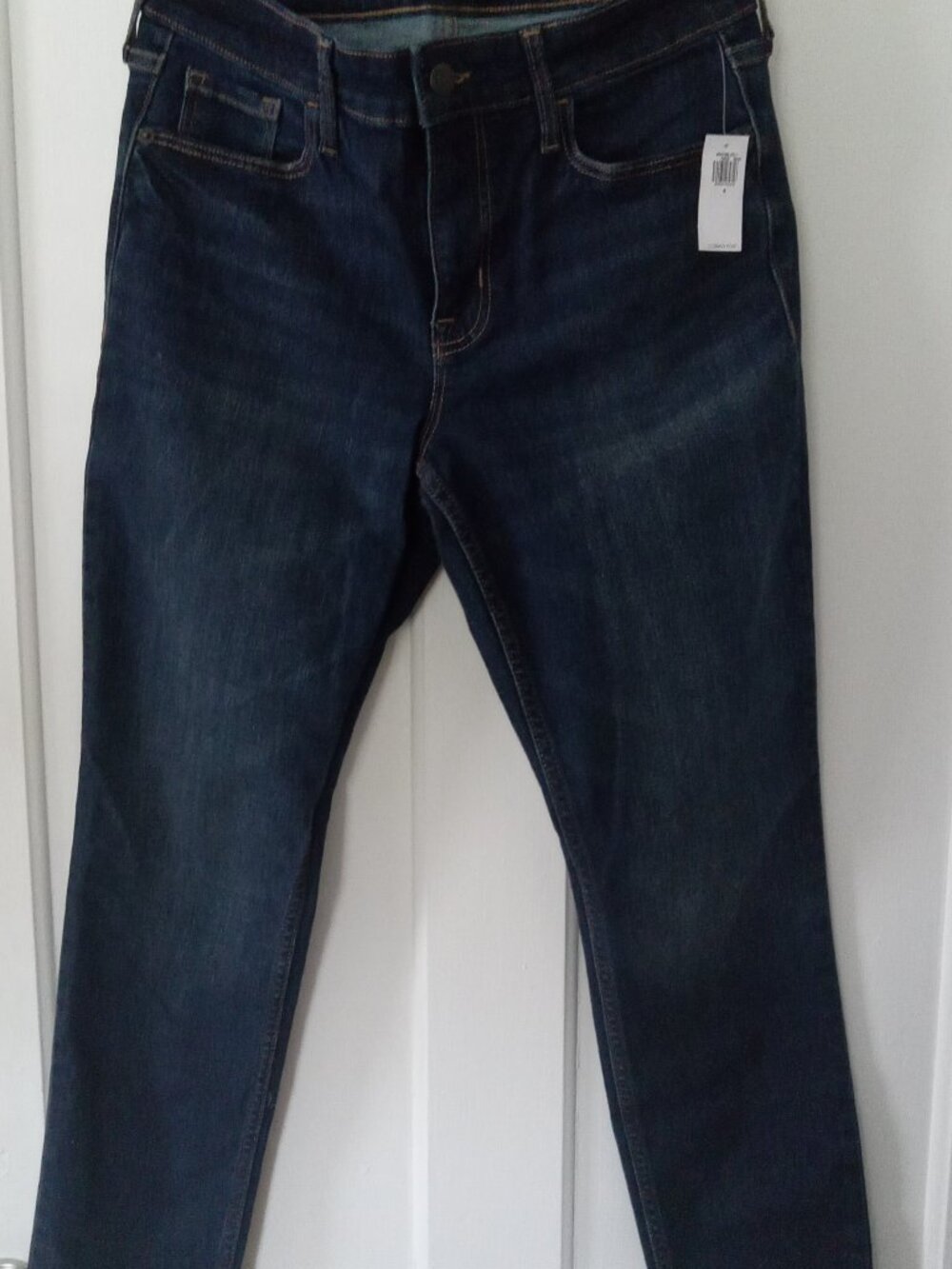 Old Navy NWT Rockstar Super Skinny Jeans.